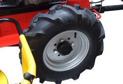 Detail kola dvoububnové sekačky BDR 1200
