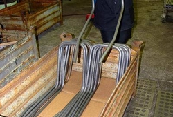 Paletování ohnutých trubek na stroje DS.jpg