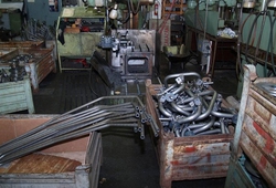 Materiály připraveny k operacím na vrtačkách.jpg