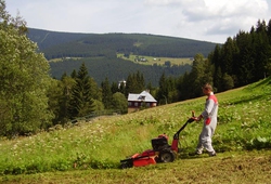 Mulčovač F-700 při práci
