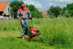 Bubnová sekačka DS-521 Líza 60 při práci