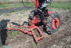 Brány hřebové BH 138 při práci