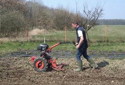 Brány hřebové BH 138 při práci