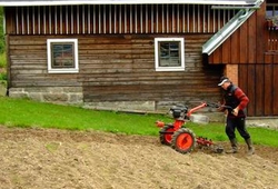 Kombinátor při práci
