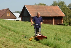 Bubnová sekačka BDR-620 LUCINA 65 při práci