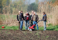 kemp sazeni brambor pro zakazniky_duben_002.jpg