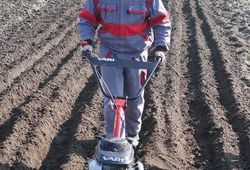 kemp sazeni brambor pro zakazniky_duben_76.jpg