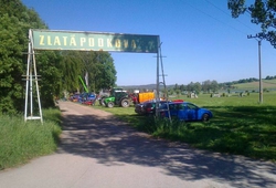 PIPEK_DNY KOMUNALNI TECHNIKY 01.jpg