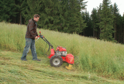Dvoububnová sekačka BDR-1200 při práci
