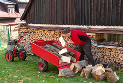 Malotraktor VARI IV + ANV-350 při práci