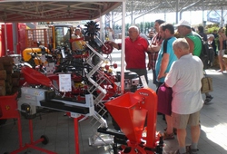 FLORIA KROMERIZ_ LETO 2013 04.jpg