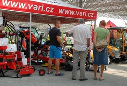 FLORIA KROMERIZ_ LETO 2013 20.jpg