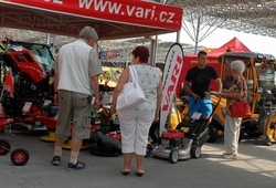 FLORIA KROMERIZ_ LETO 2013 26.jpg