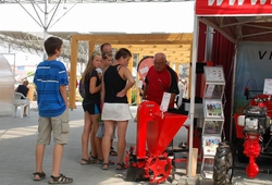 FLORIA KROMERIZ_ LETO 2013 28.jpg