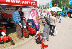 Zeme Zivitelka CB_06.jpg