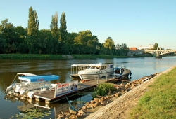 LODE NA LABI 01.jpg