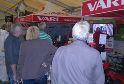 Zahrada Cech zari 2013 10.jpg