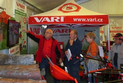 Zahrada Cech zari 2013 16.jpg