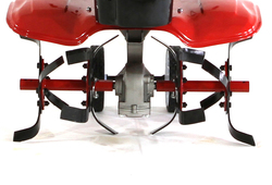 Detail kypřicích nožů rotavátoru K-60