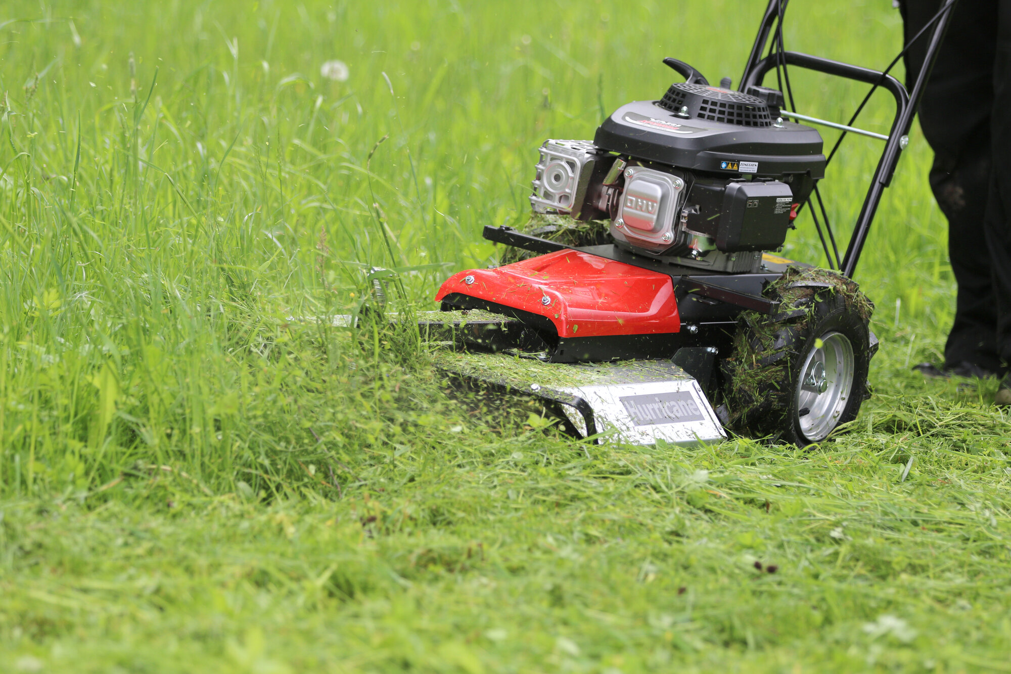 F-550Z brush cutter with mulching blade