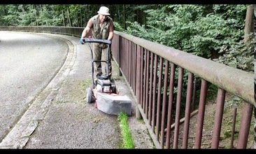 Ocelový kartáč B-35 VEDEX v ZOO Dvůr Králové nad Labem