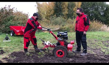 Expert Jirka se učí orat