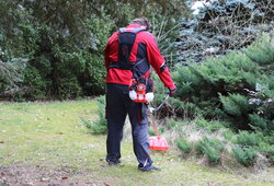Křovinořez VARI 432 HB dostal nové popruhy a strunovou hlavu