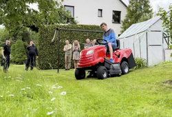 Vyhrajte traktůrek VARI RL 102 H