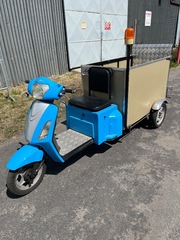 Pracovní tříkolka s korbou SELVO - BAZAR
