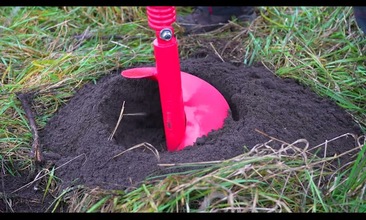 Sázení stromků v obci Sány